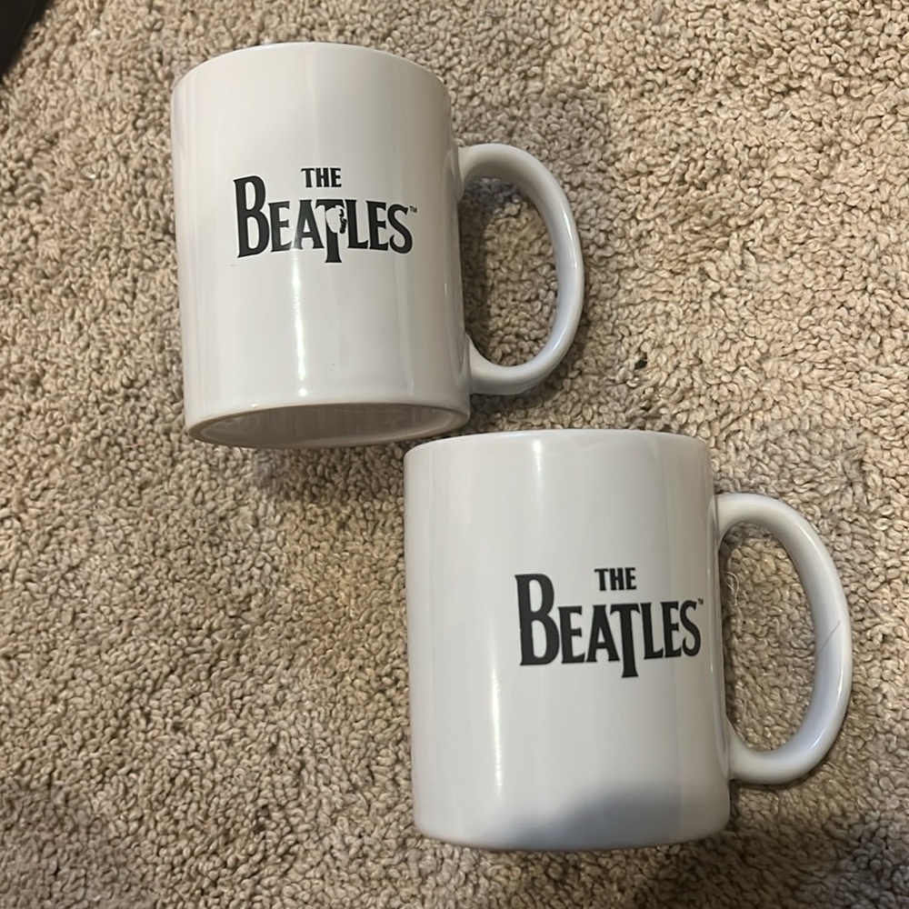 2 Beatles mugs - Picture 4 of 5